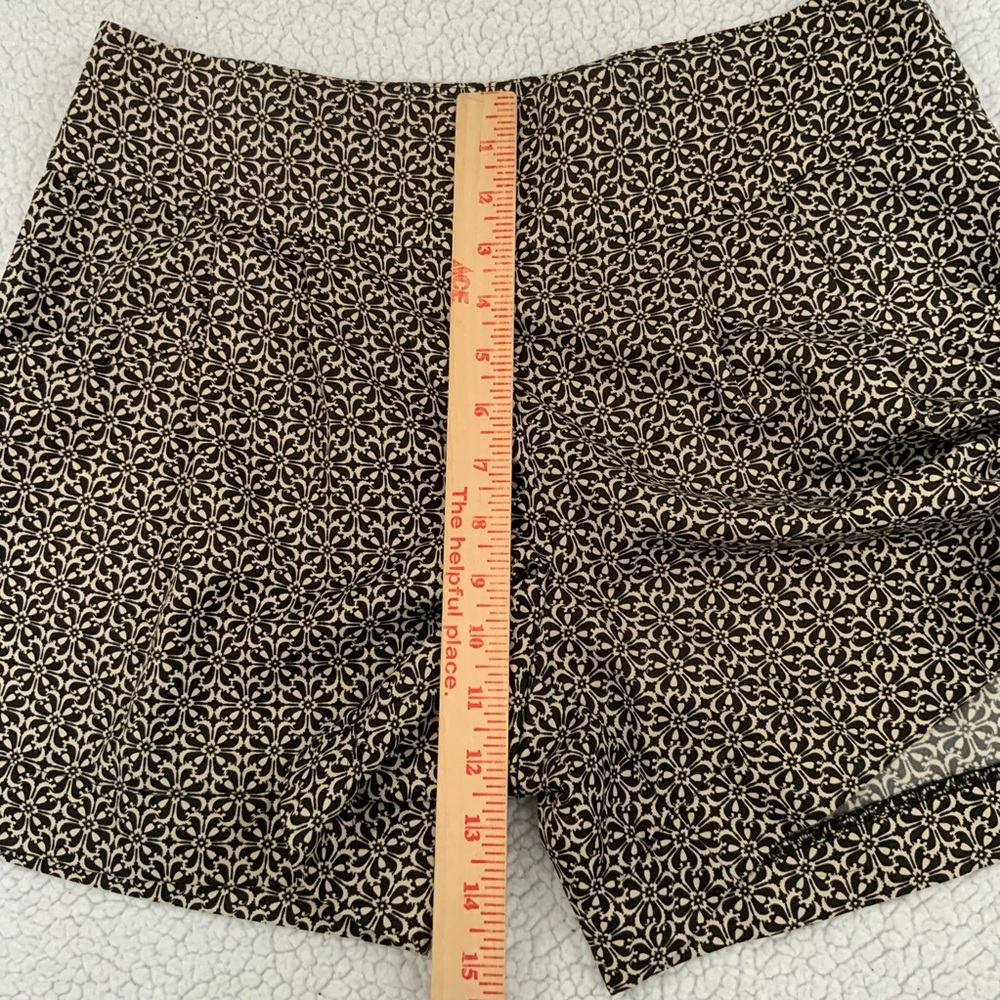 Ann Taylor Loft Size 6 Shorts Black Tan Floral Print Mid Rise Side Zip Pockets - Picture 10 of 15